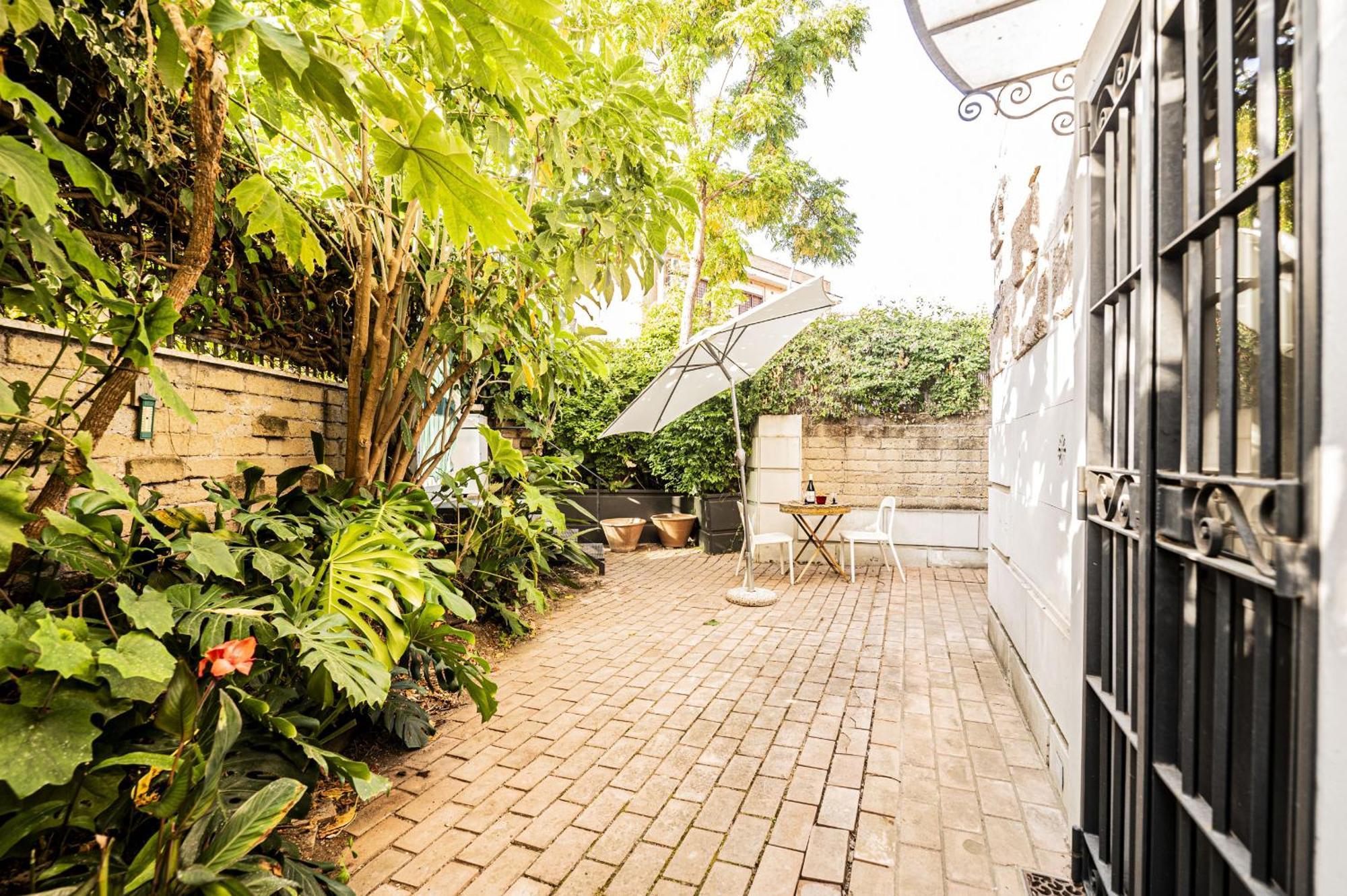 Appartamento Lovely Garden In Beautiful San Saba Roma